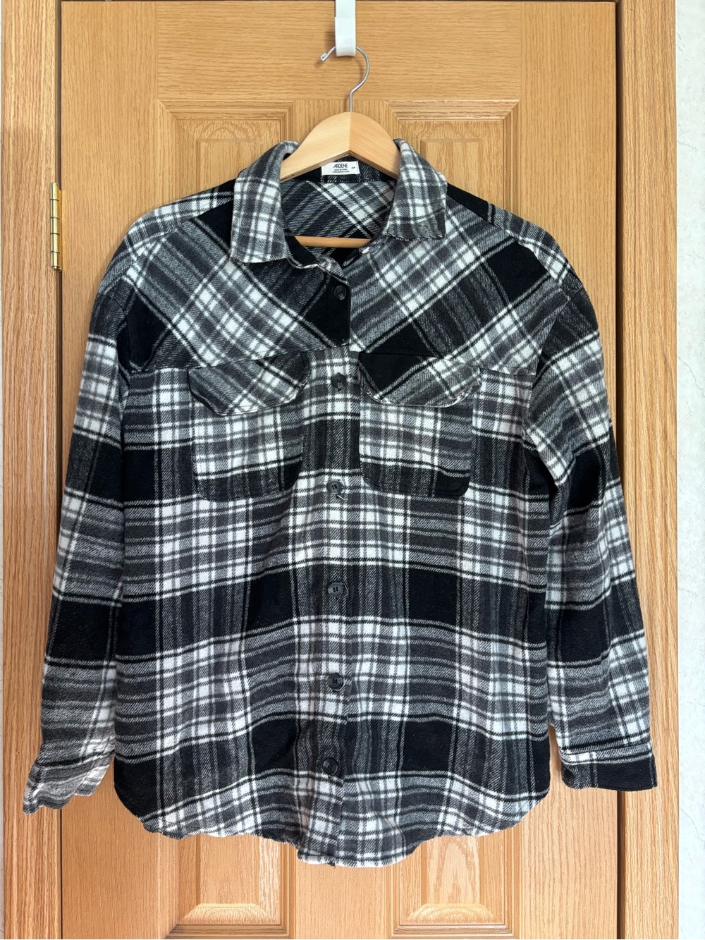 Ardene Black & White Oversized Plaid Button-Down Shirt - Picture 2 of 14